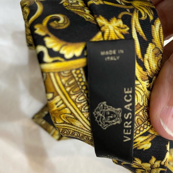 Versace tie - Picture 7 of 11